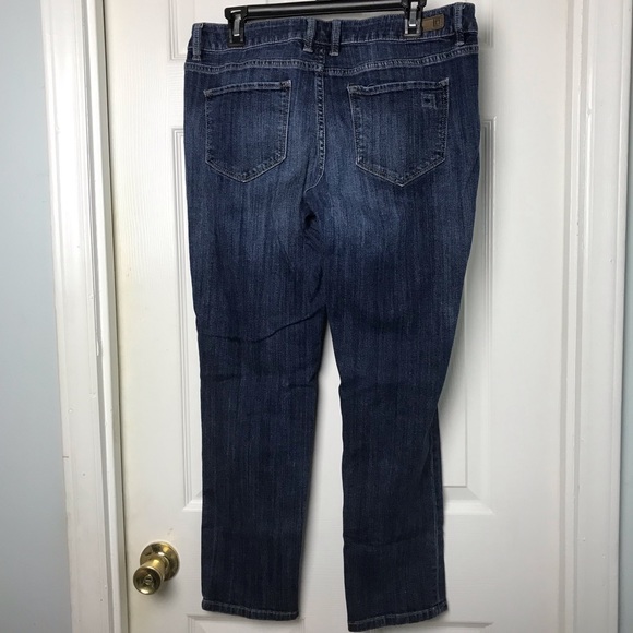 Liz Claiborne Jeans. Size 10 - Picture 4 of 10